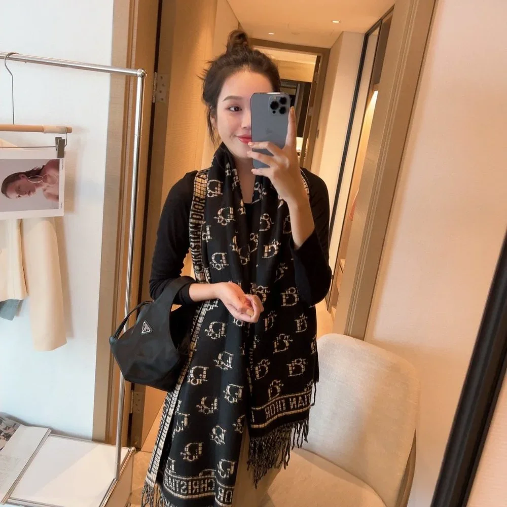 💎✨AUTHENTIC✨💎Dior scarf